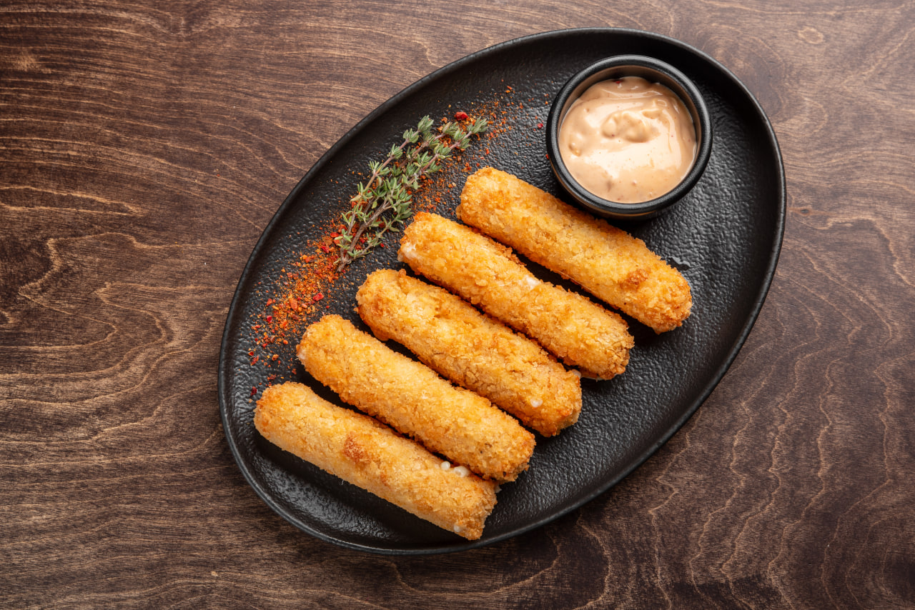 <span color-type="color" style="color:  #ffffff"><span>Жареный сыр моцарелла&nbsp;</span><br></span>