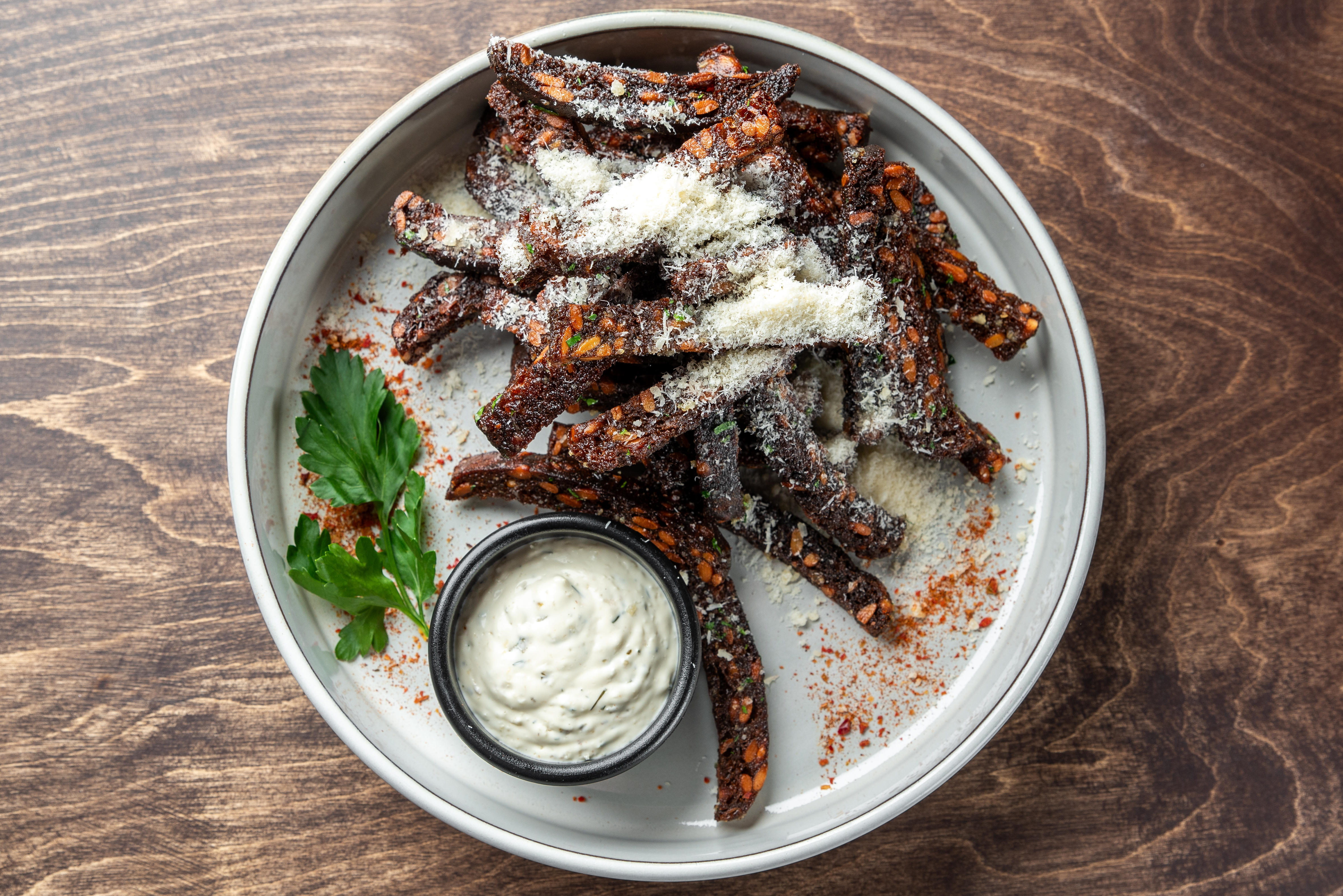 Чесночные гренки с пармезаном