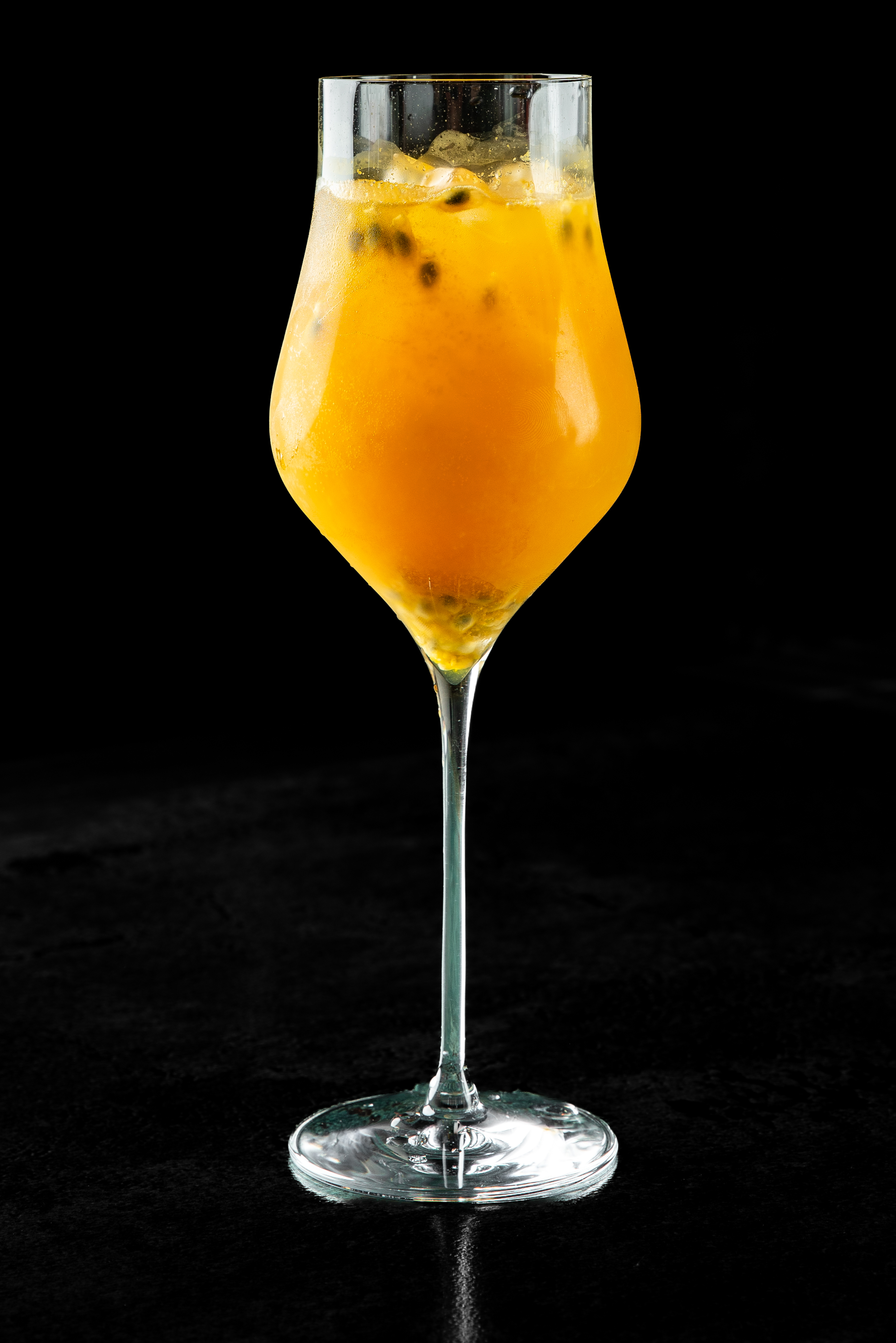 Gin tonic Mango-passion fruit<br>(Джин, манго, маракуйя)