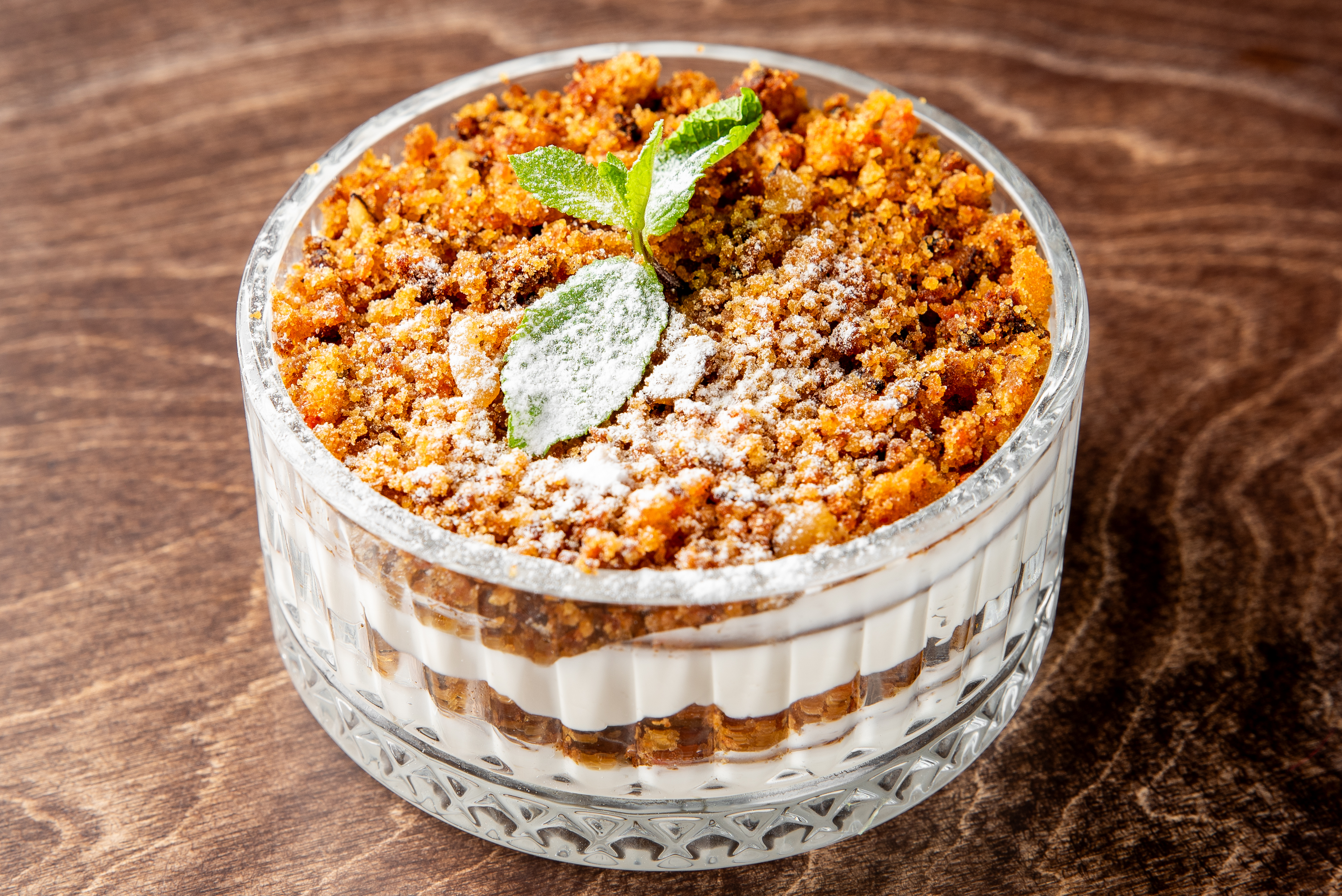 <span color-type="color" style="color:    #ffffff"><span>Морковный торт</span></span>