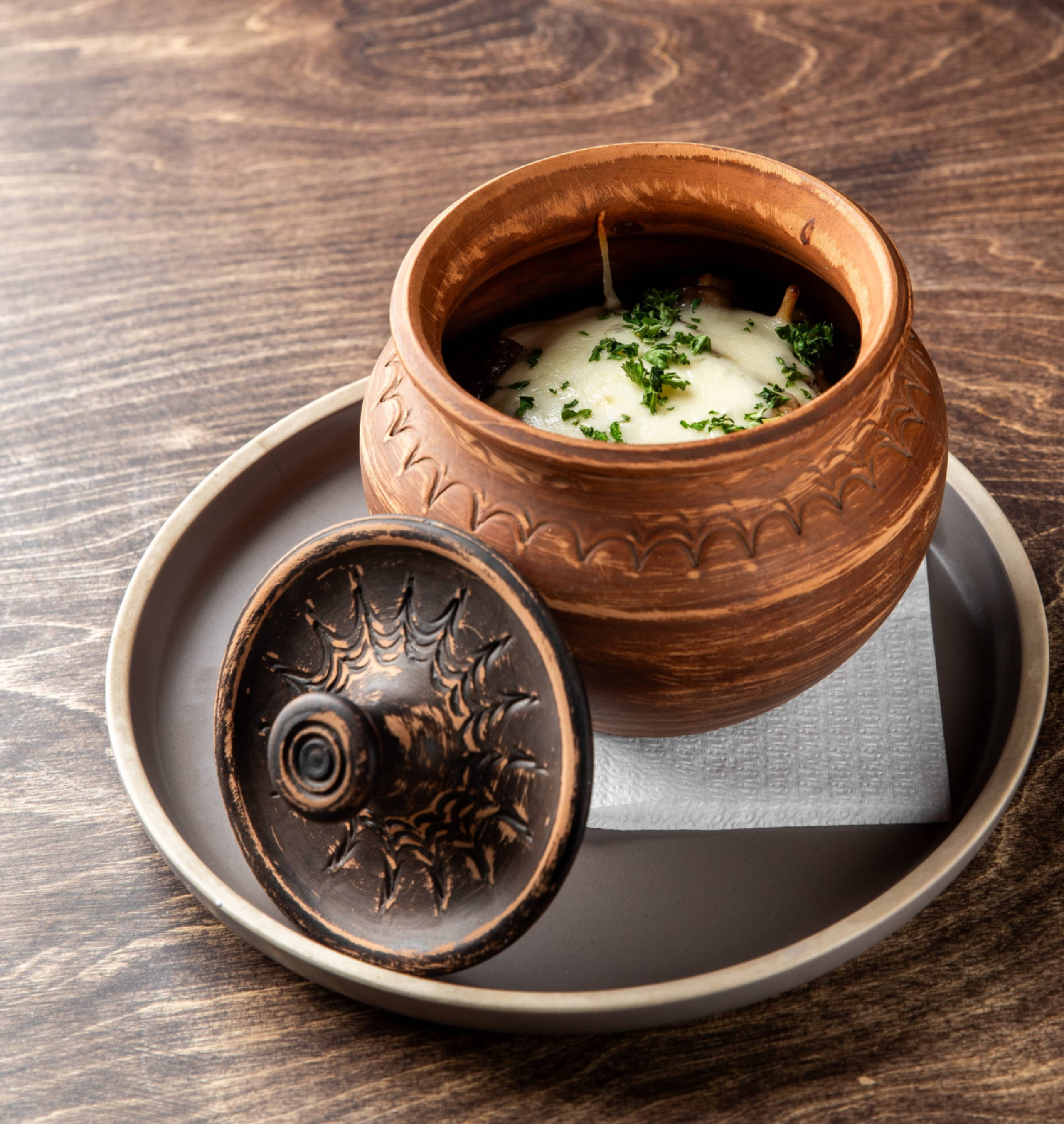 Драники с цыпленком и грибами в горшочке